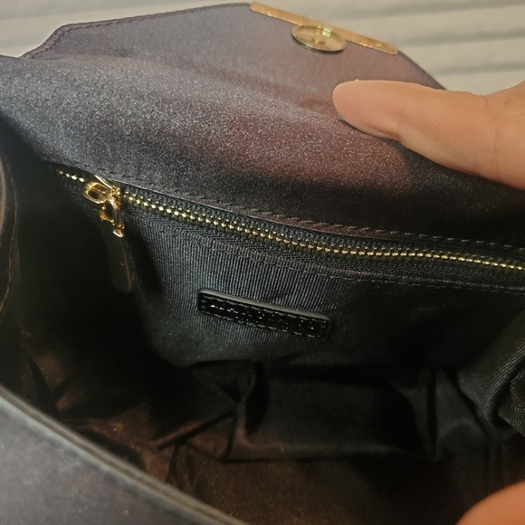 MARCIANO By Guess Small Crossbody Satchel Bag - Picture 8 of 12